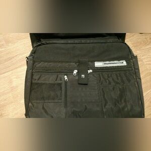 NWT OGIO Laptop Messenger Bag Dr McGillicuddy